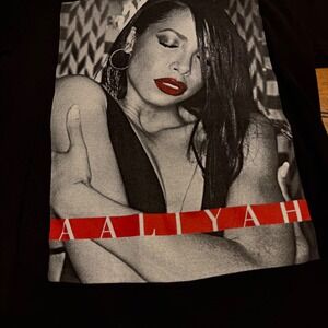 Aaliyah Graphic T Shirt Black Size L Ripple‎ Junction Music Icon Tee